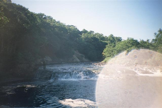 21 - Грозный 2001 - Начало водного пути, река Серная.jpg