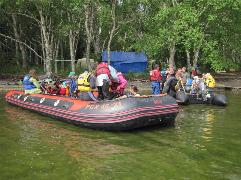 039 Погрузка в лодки.JPG